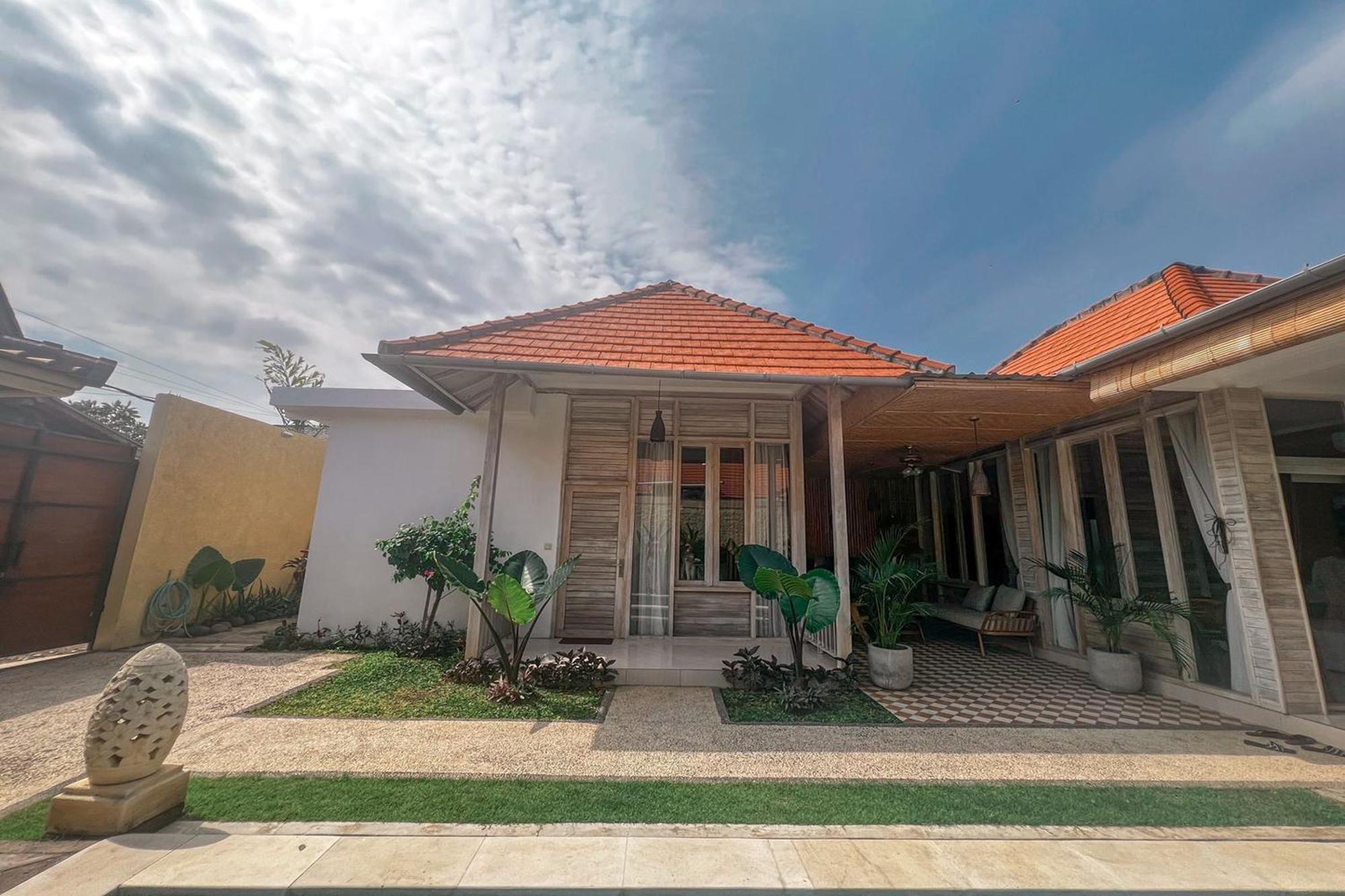 La Linda Villa *